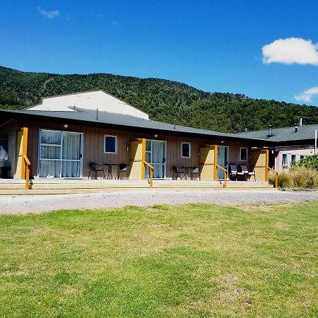 The Crossing Lodge Erua Buitenkant foto