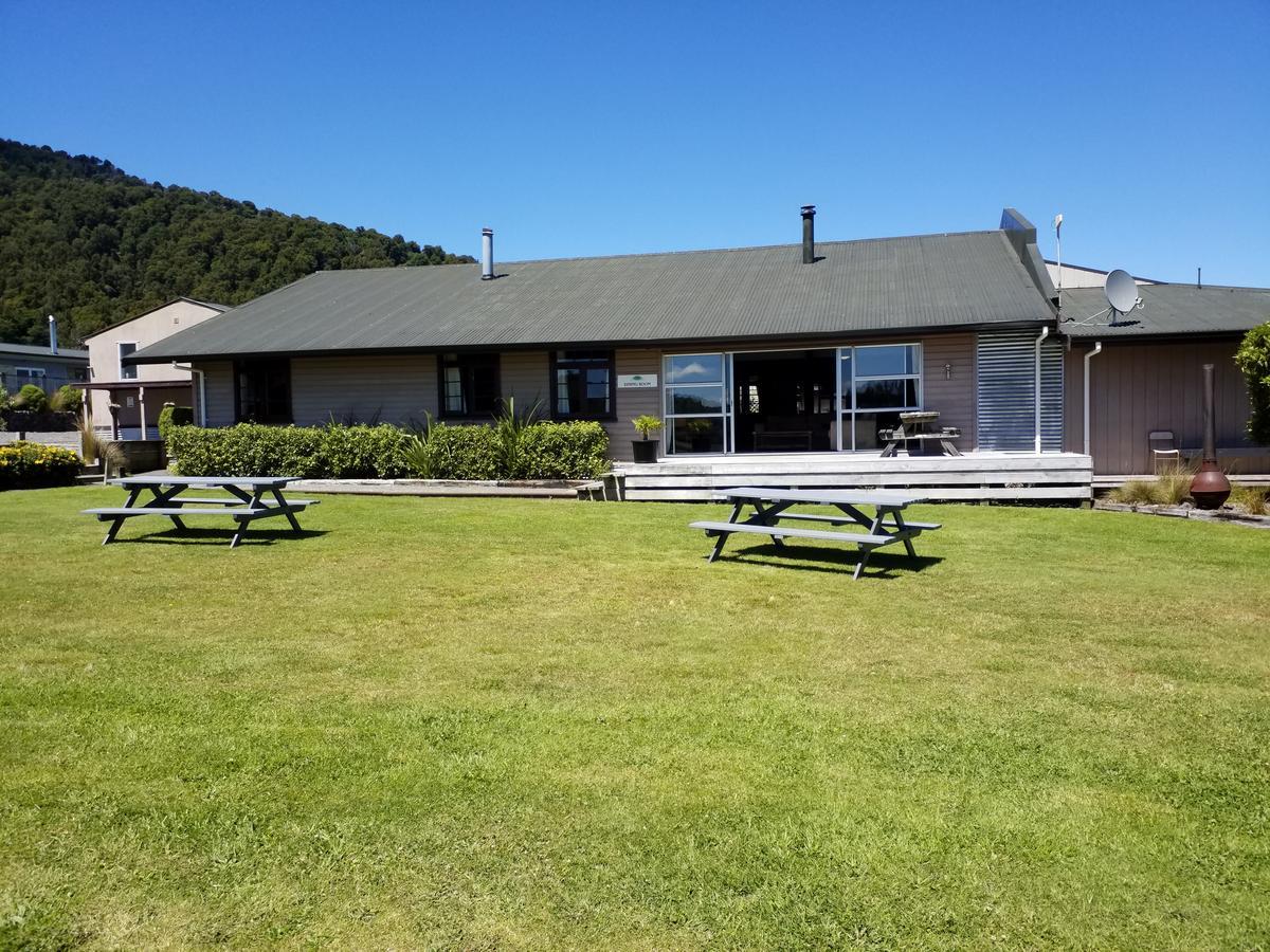 The Crossing Lodge Erua Buitenkant foto